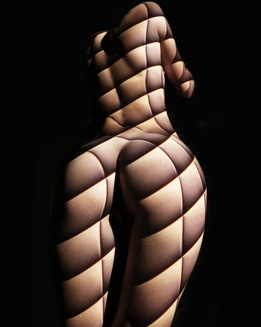 Disegnare con la luce sui corpi femminili. L'idea di Dani Olivier