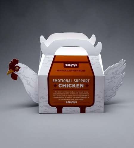 Il cartone porta pollo a forma di pollo da "supporto emotivo" è geniale o black humor? Il cartone porta pollo a forma di pollo da "supporto emotivo" è geniale o black humor?
