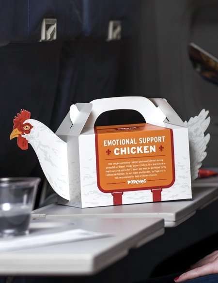 Il cartone porta pollo a forma di pollo da "supporto emotivo" è geniale o black humor? Il cartone porta pollo a forma di pollo da "supporto emotivo" è geniale o black humor?