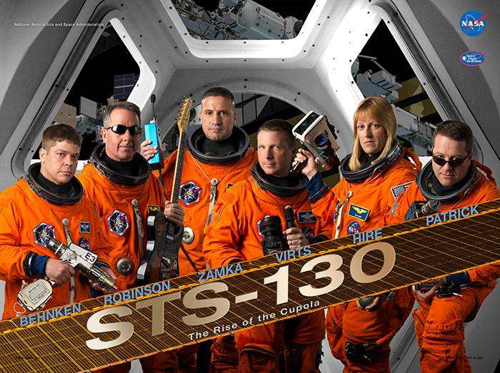 La Nasa crea dei poster ricordo con gli astronauti per ogni missione nello spazio e il risultato è stupendo La Nasa crea dei poster ricordo con gli astronauti per ogni missione nello spazio e il risultato è stupendo