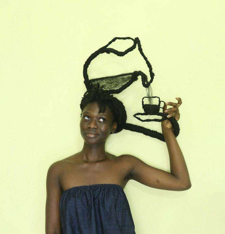 Laetitia Ky è un'artista africana che modella i capelli creando figure Laetitia Ky è un'artista africana che modella i capelli creando figure