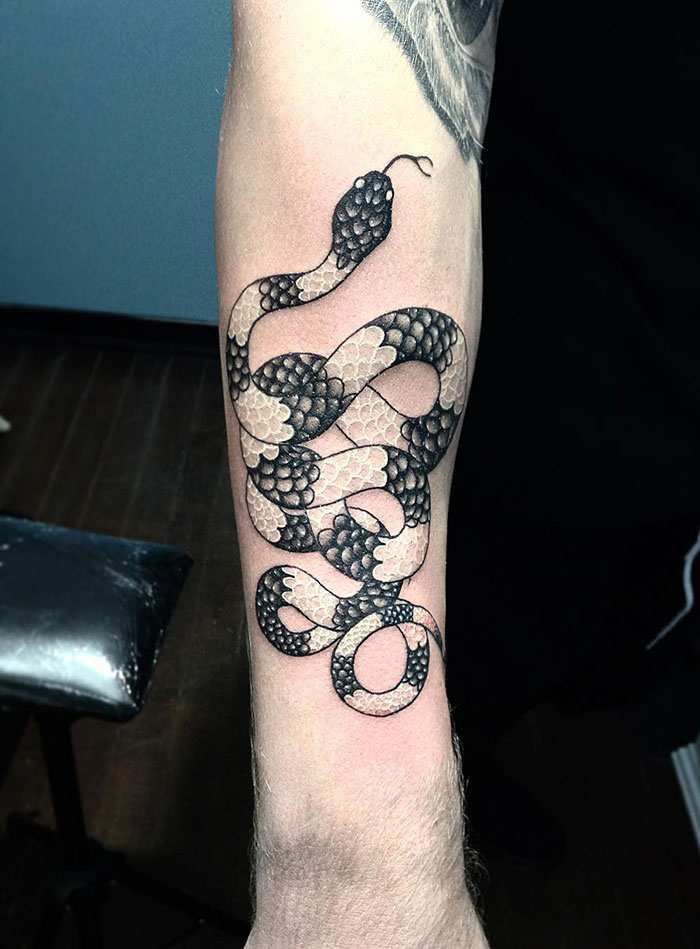 Hai mai notato la bellezza dei tatuaggi bianchi? Hai mai notato la bellezza dei tatuaggi bianchi?