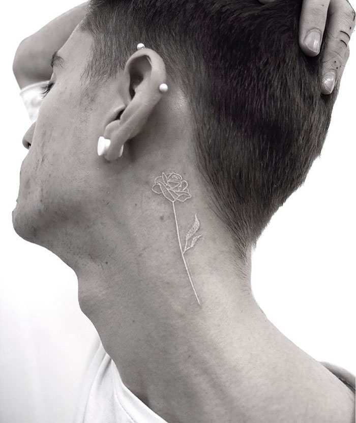 Hai mai notato la bellezza dei tatuaggi bianchi? Hai mai notato la bellezza dei tatuaggi bianchi?