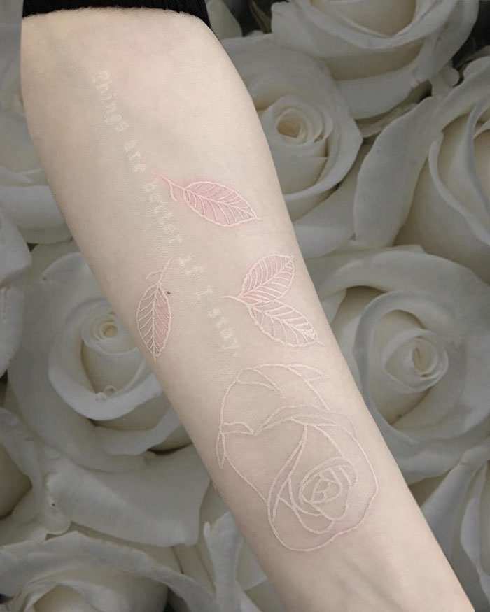 Hai mai notato la bellezza dei tatuaggi bianchi? Hai mai notato la bellezza dei tatuaggi bianchi?