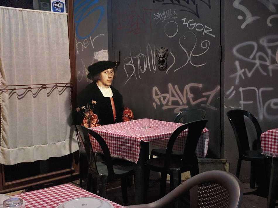 Alexey Kondakov porta i personaggi dei quadri del passato in scene contemporanee Alexey Kondakov porta i personaggi dei quadri del passato in scene contemporanee