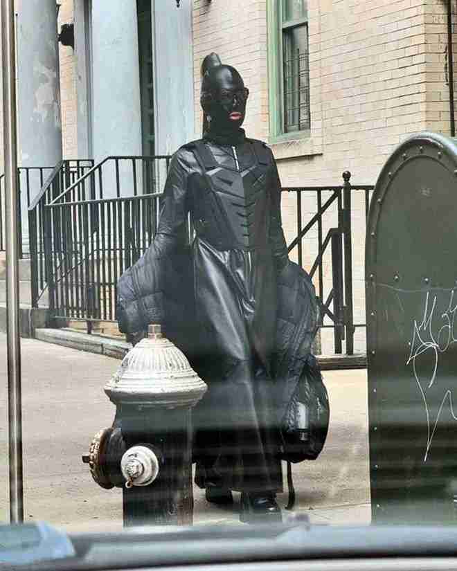 Foto di gente vestita in modo originale a New York