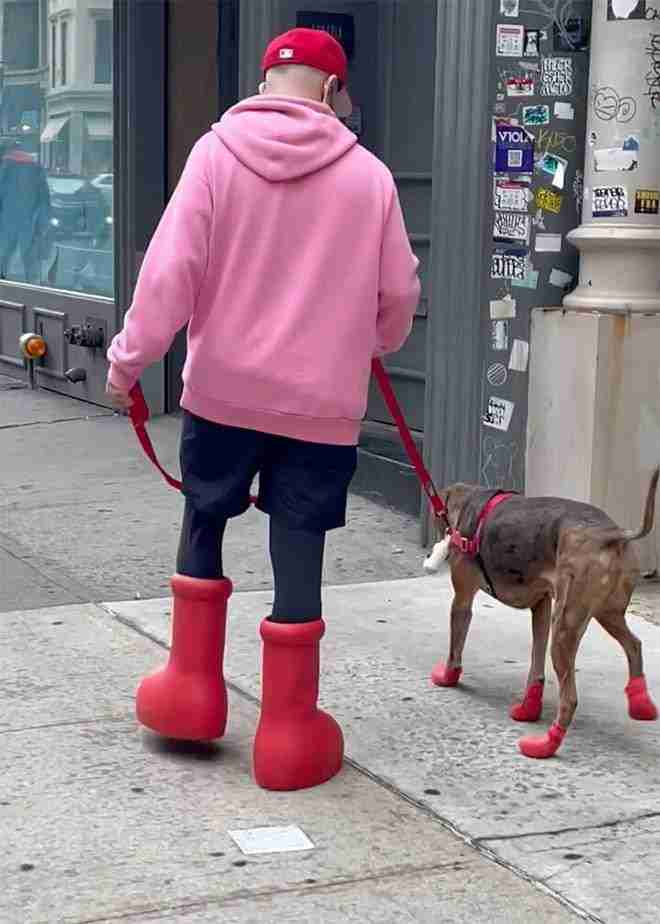 Foto di gente vestita in modo originale a New York